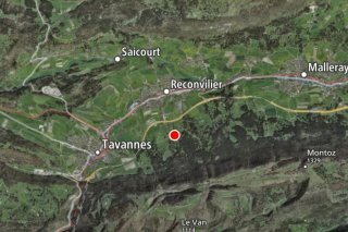 Un important dispositif de police a été déployé dimanche entre Tavannes et Reconvilier
afin de rechercher un homme en fuite, potentiellement armé.